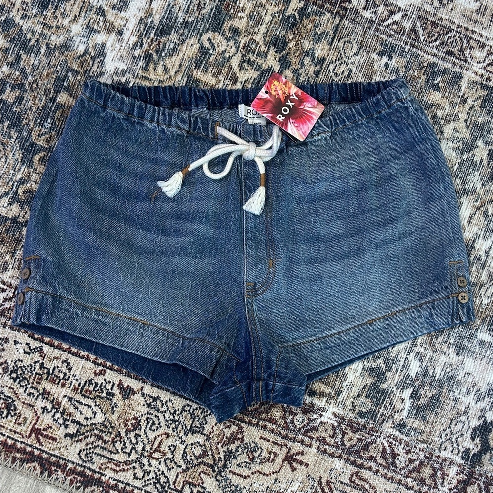 Roxy Cotton Stretch Denim Pull-On Drawstring Waist Shorts in Tidal Escape Wash